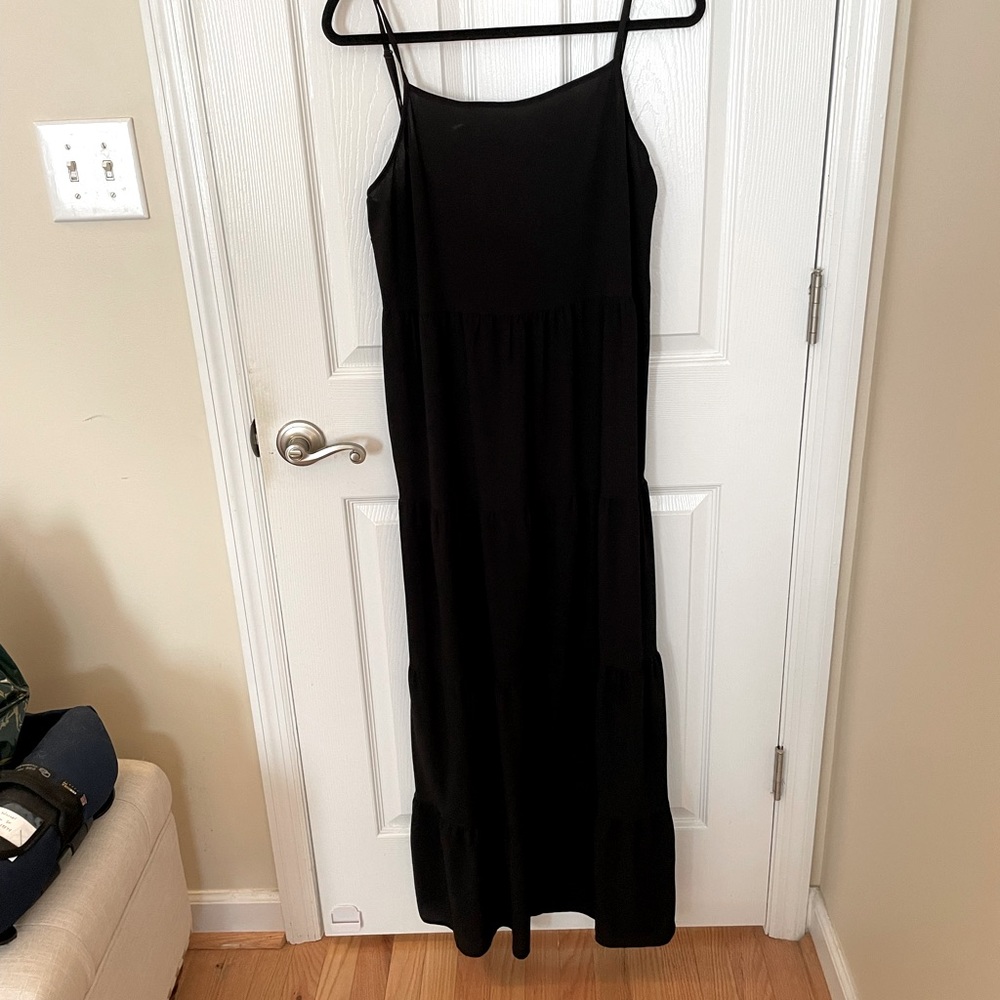 **$10 when Bundled**NWT H&M Black Tiered Spaghetti Strap Dress